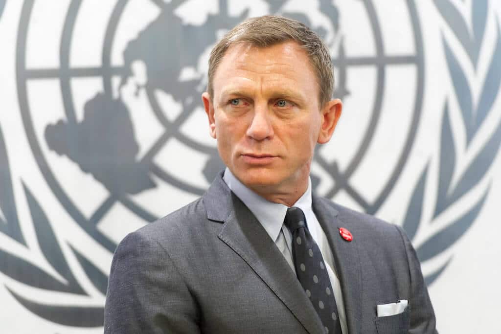 Grauer Anzug - Daniel Craig