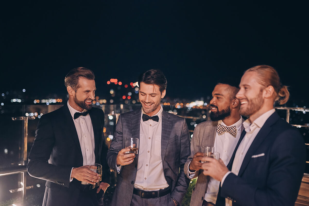 Glanz und Eleganz: Ein maßgeschneiderter Weihnachtsanzug von Ash Tailor Samui